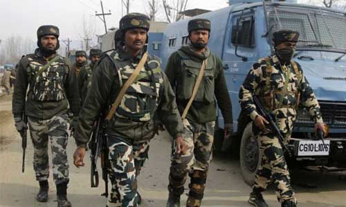 सुरक्षाबलों ने लश्कर के पांच ओजीडब्ल्यू को किया गिरफ्तार, गोला-बारूद बरामद