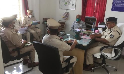 आईजी राजाबाबू सिंह ने किया पनिहार थाने का निरीक्षण