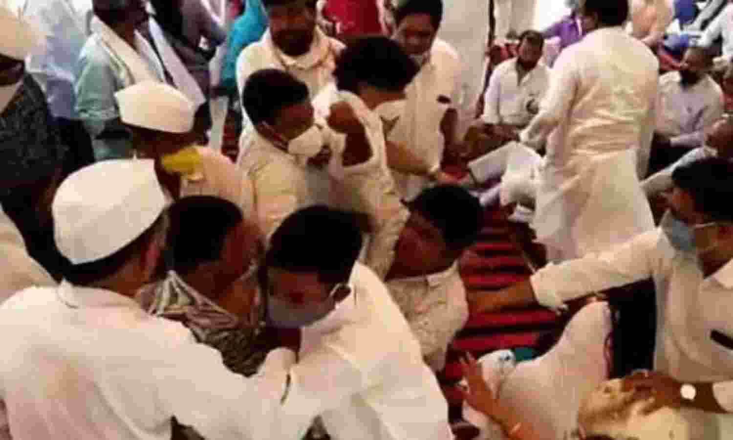 अजमेर : कांग्रेस की ओर से शहीदों के लिए आयोजित श्रद्धांजलि सभा में चले लात-घूंसे