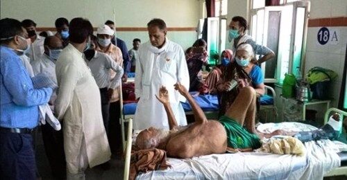 पूर्व विधायक गोयल पहुंचे जिला अस्पताल, जाना मरीजों का हाल