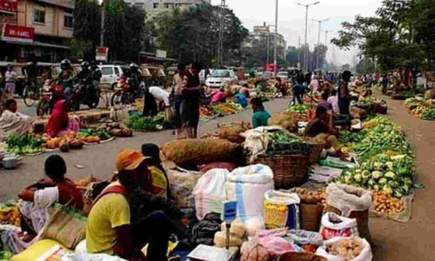 गुवाहाटी में आज अर्द्ध रात्रि से पूर्ण लॉकडाउन, बाजार में उमड़ी लोगों की भारी भीड़