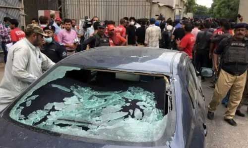 पाक के स्टॉक एक्सचेंज पर बड़ा आतंकी हमला, 4 आतंकवादी ढेर