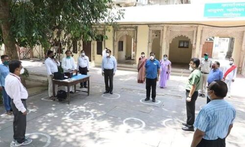 संभागीय आयुक्त एवं कलेक्ट्रेट कार्यालय में हुआ वंदे मातरम् का गायन