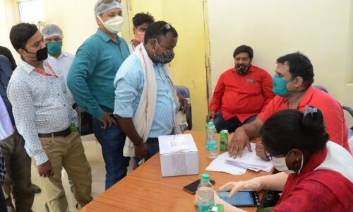 ग्वालियर में कोरोना संक्रमण की जांच करने पत्रकारों के लिए लगा स्वास्थ्य शिविर