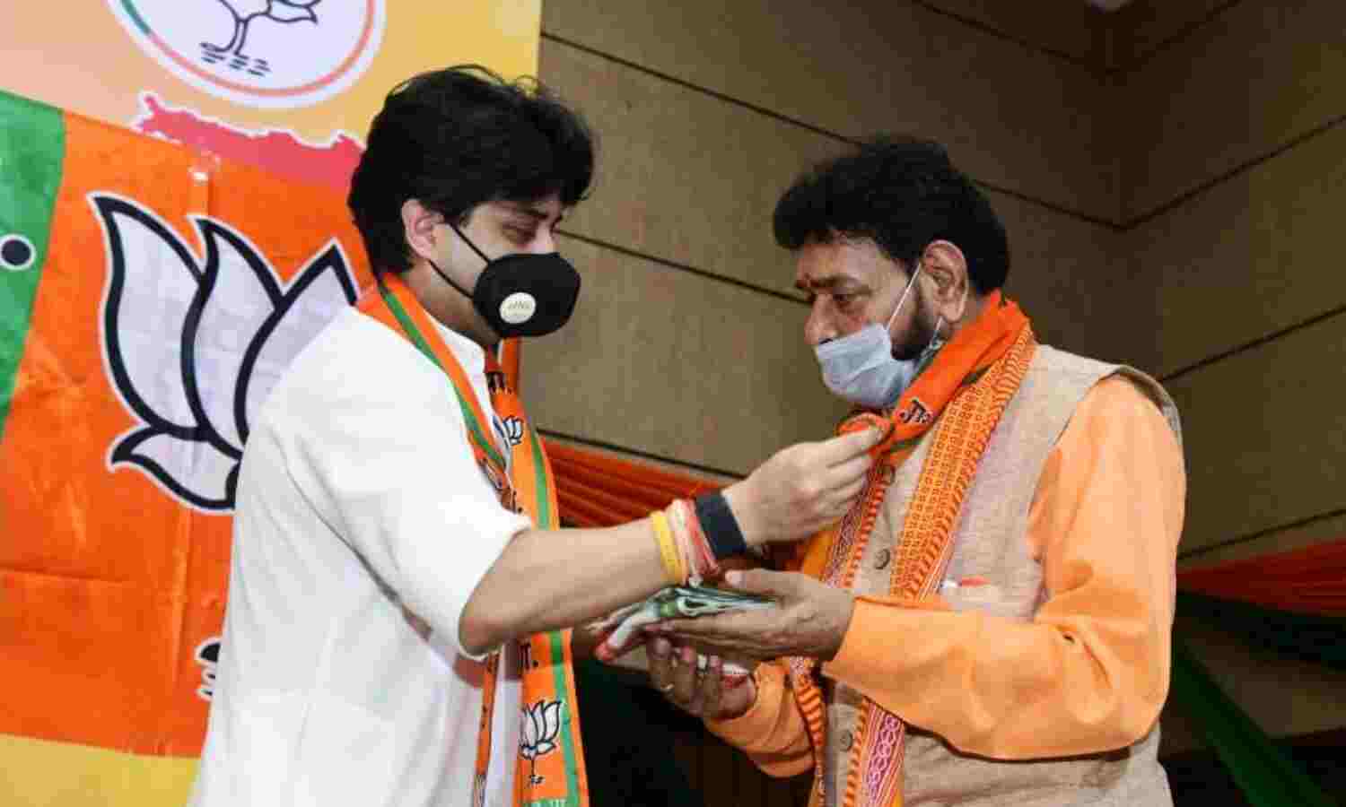 ज्योतिरादित्य सिंधिया के समक्ष पूर्व मंत्री रामकृष्ण कुसमरिया की घर वापसी