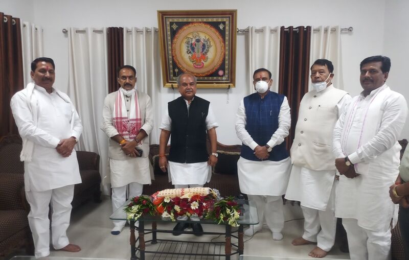 केन्द्रीय मंत्री नरेंद्र सिंह तोमर से मिले नवनियुक्त मंत्री