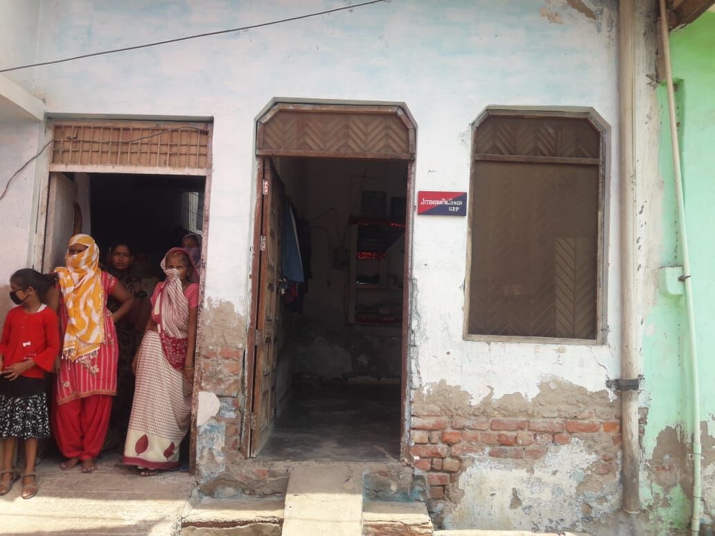 कानपुर की पुलिस मुठभेड़ में शहादत के बाद मथुरा के गांव बरारी में सन्नाटा