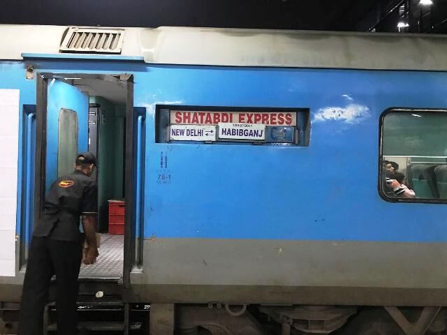 नई दिल्ली से हबीबगंज के बीच चल सकती है शताब्दी एक्सप्रेस