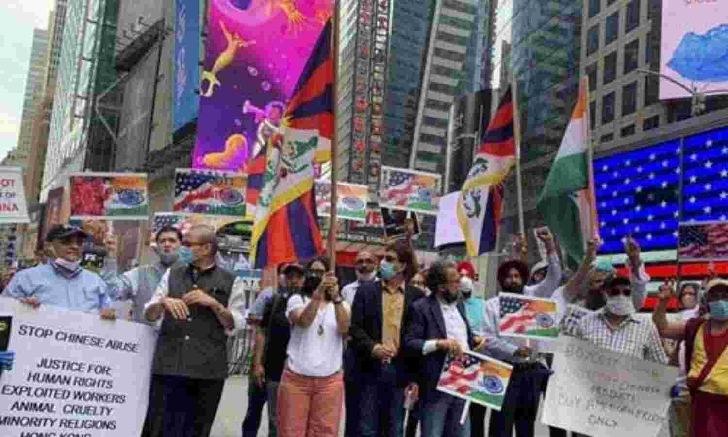 अमेरिका : टाइम्स स्कॉयर पर ड्रैगन के खिलाफ जबरदस्त प्रदर्शन