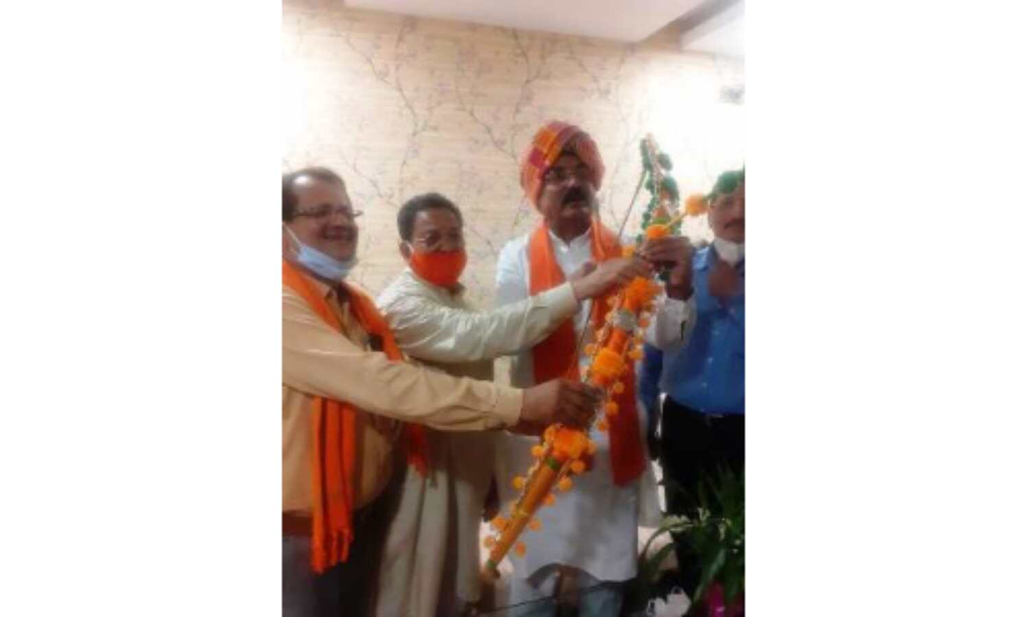 कृषि मंत्री कमल पटेल से मंत्री प्रेम सिंह पटेल ने की सौजन्य भेंट