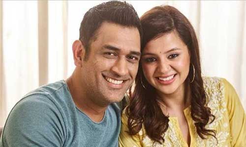 पत्नी साक्षी ने इस अंदाज में दी धोनी को जन्मदिन की बधाई पत्नी साक्षी ने इस अंदाज में दी धोनी को जन्मदिन की बधाई