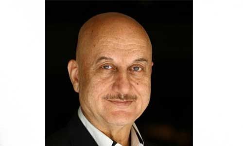 अनुपम खेर की फैमिली में 4 को कोरोना, अस्पताल में भर्ती