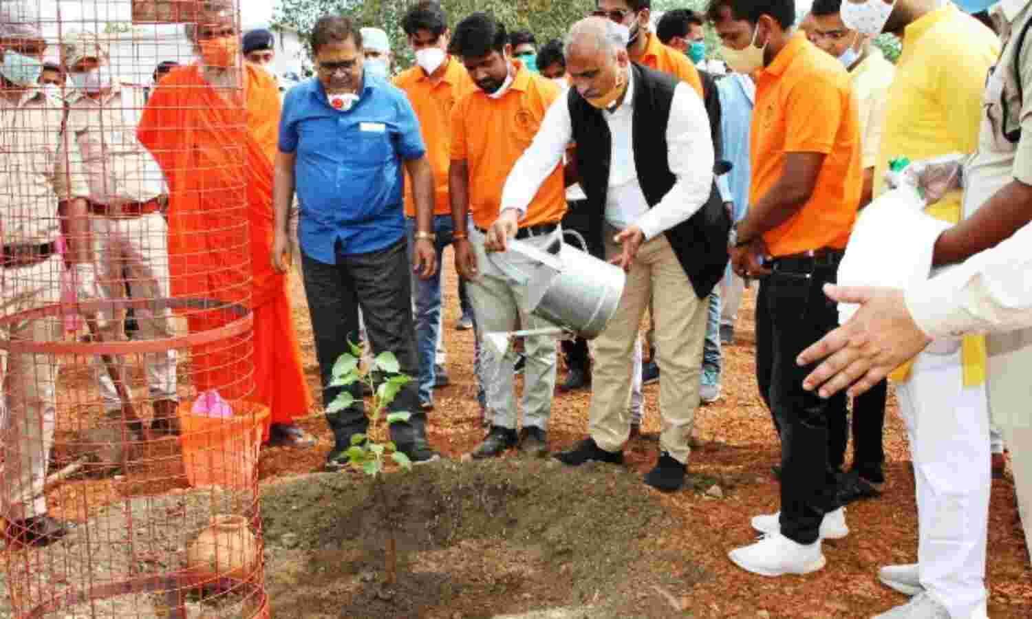 निराश्रित गौवंश को संरक्षित करना हम सबकी जवाबदारी है: एडीजी राजा बाबू