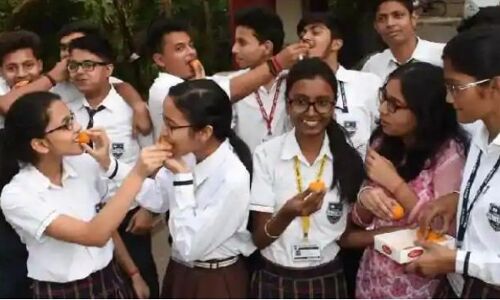 हिमांशी, राखी और पायल संयुक्त रूप से जिले की टाॅपर, हासिल किए 98.6 प्रतिशत अंक, टाॅप टेन स्टूडेंट की लिस्ट देखें