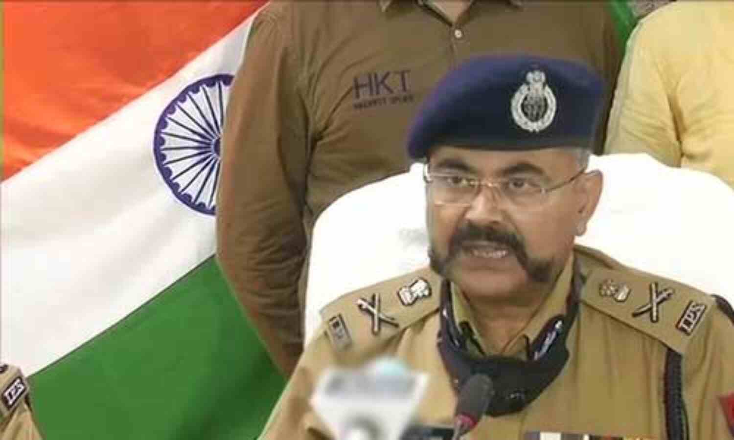 विकास दुबे के घर से बरामद हुई पुलिस से लूटी AK 47 और इंसास राइफल्स, सहयोगी शशिकांत गिरफ्तार
