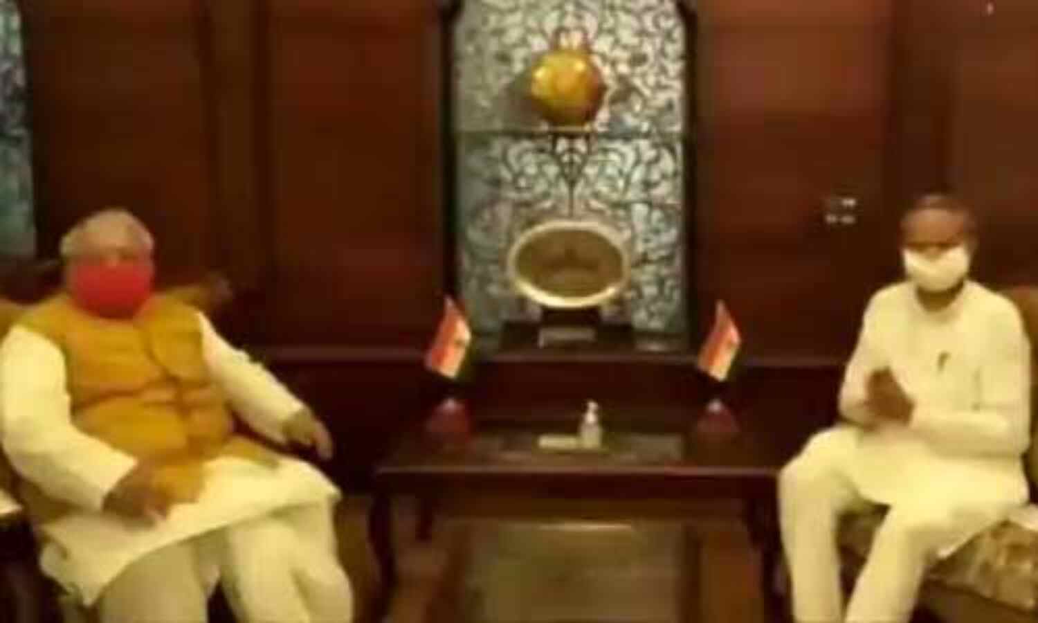 सचिन पायलट के खेमे पर एक्शन के बाद राज्यपाल से मिले सीएम गहलोत