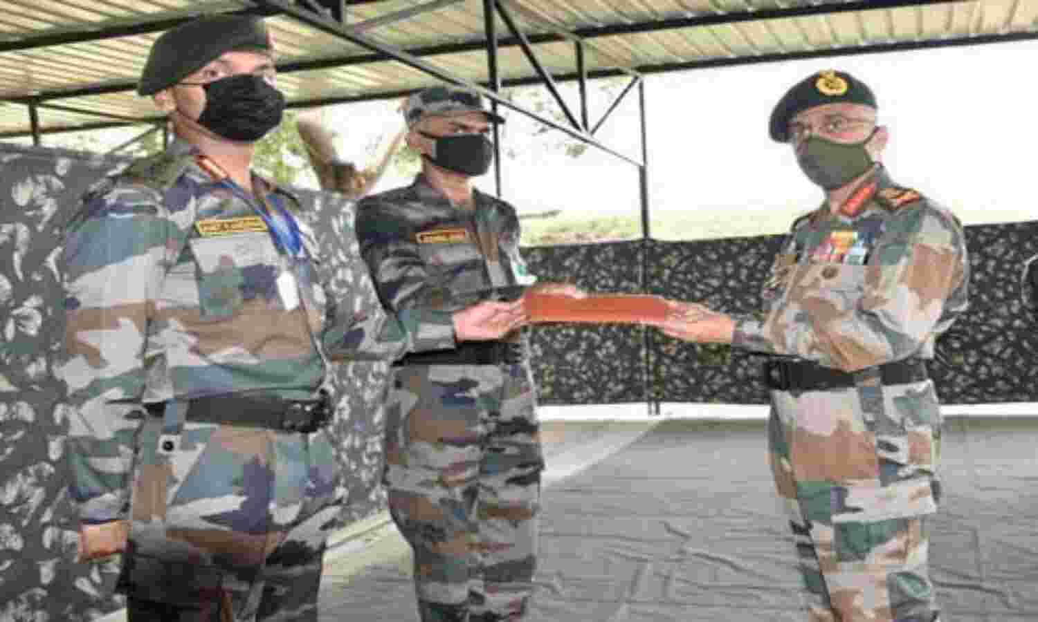 किसी भी कीमत पर सीमा पार से घुसपैठ बर्दाश्त नहीं: नरवणे