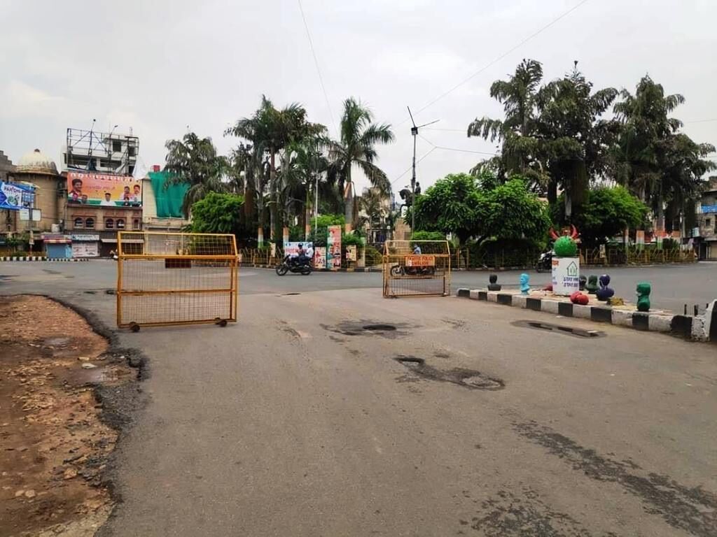 Photo/ शहर में टोटल लॉकडाउन, तस्वीरों में देखें हाल