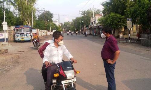 दूसरे दिन भी लॉकडाउन के दौरान दिखाई सख्ती दूसरे दिन भी लॉकडाउन के दौरान दिखाई सख्ती