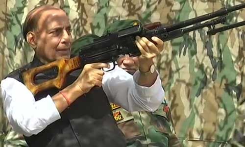 चीन सीमा विवाद के बीच रक्षा मंत्री, सीडीएस, आर्मी चीफ पहुंचे लेह