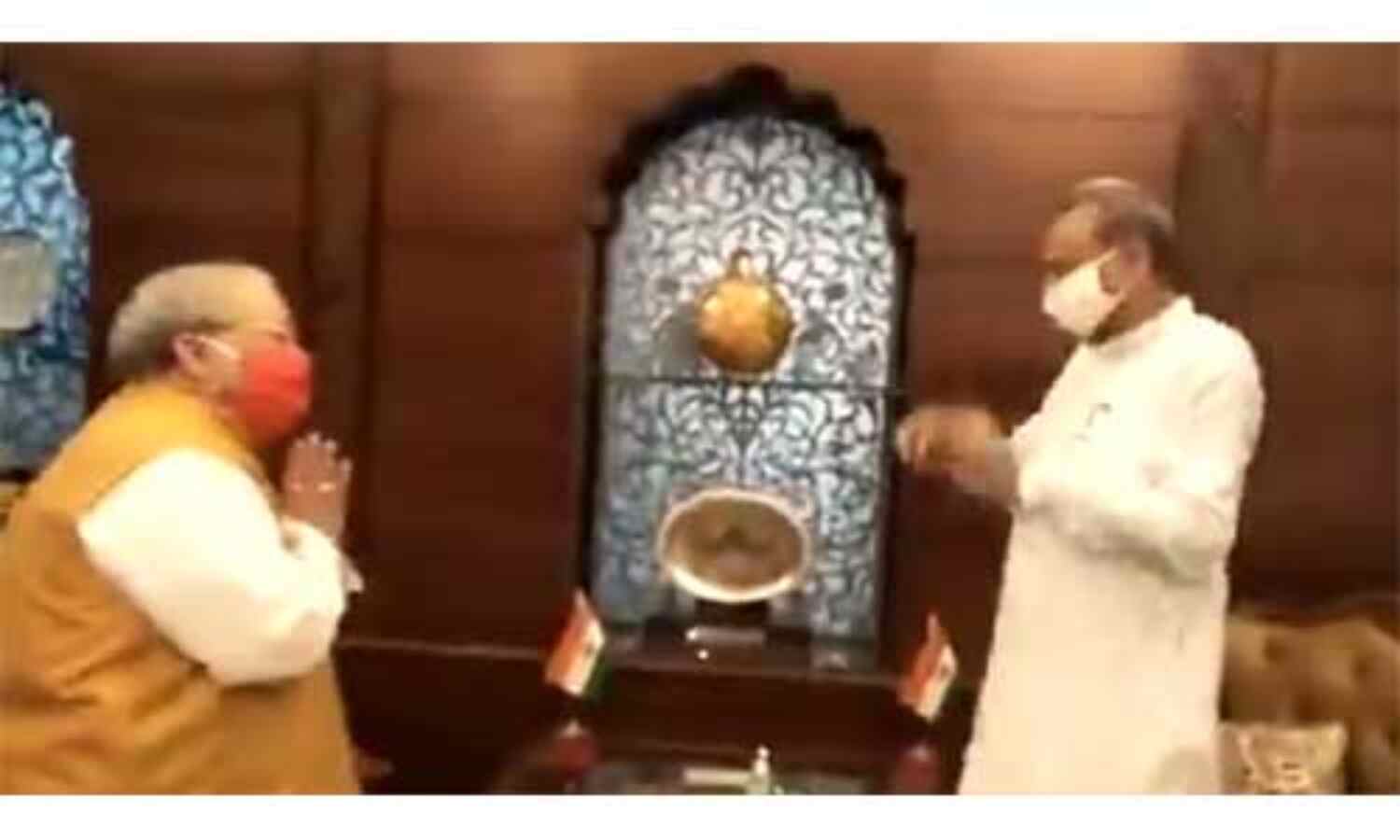 राजस्थान : राजनीतिक संकट के बीच राज्यपाल से मिले मुख्यमंत्री