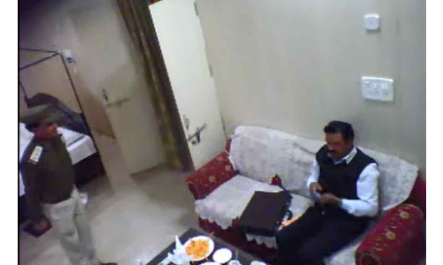 परिवहन आयुक्त का वीडियो वायरल, संदेह के घेरे में राजपत्रित बाबू