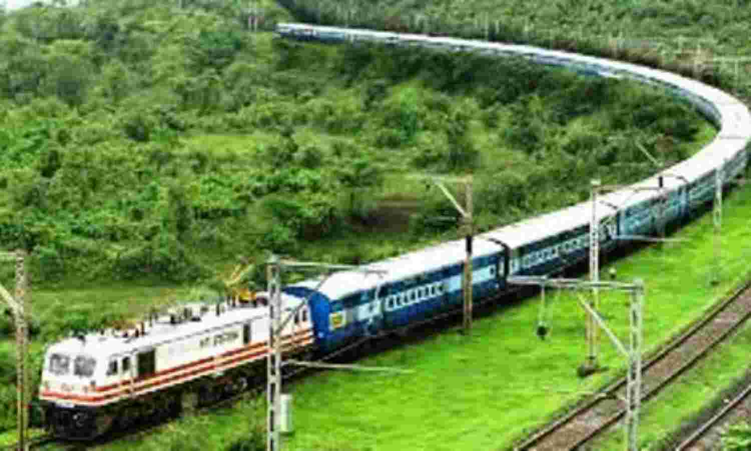 अक्टूबर में जारी होगी नई समय सारिणी, 130 किमी की रफ्तार से दौड़ेंगी ट्रेनें अक्टूबर में जारी होगी नई समय सारिणी, 130 किमी की रफ्तार से दौड़ेंगी ट्रेनें