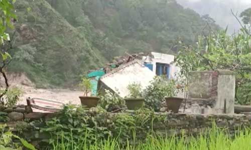 हादसा : उत्तराखंड के पिथौरागढ़ में बादल फटने से 3 लोगों की मौत, 8 लापता