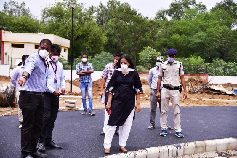 श्रमिकों की संख्या बढ़ाकर खेल मैदानों के काम पूरे होंगे: सीईओ ने कहा श्रमिकों की संख्या बढ़ाकर खेल मैदानों के काम पूरे होंगे: सीईओ ने कहा