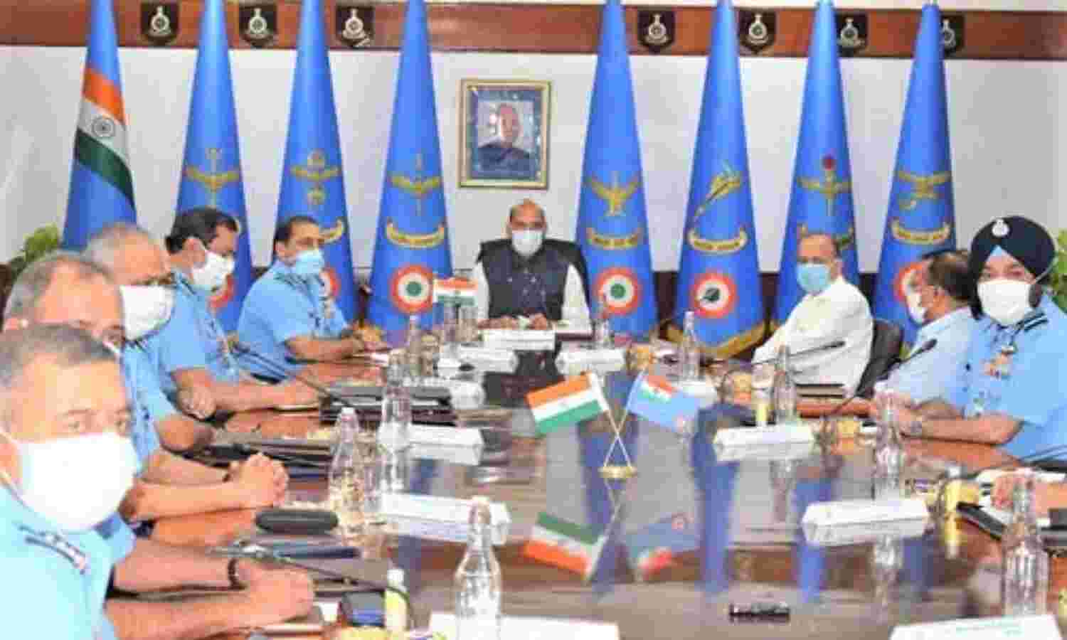 वायुसेना ने​ ​बालाकोट ​​की​ तरह पूर्वी लद्दाख में ​अपनी तैनाती करके​ कड़ा संदेश दिया​ : रक्षा मंत्री