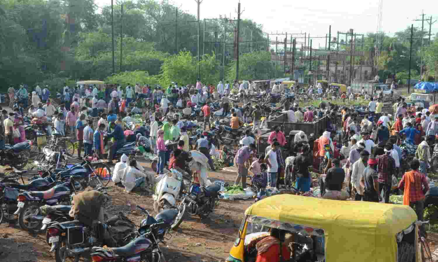 अनलॉक खुलते ही उमड़ी बाजारों में भीड़, मिले 64 नए संक्रमित