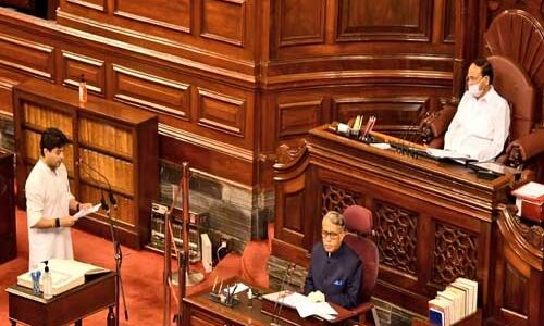 वेंकैया ने राज्यसभा के नवनिर्वाचित 45 सदस्यों को दिलाई शपथ