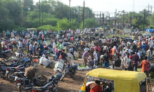 अनलॉक खुलते ही उमड़ी बाजारों में भीड़, मिले 64 नए संक्रमित