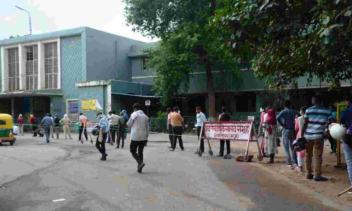 चिकित्सक, थाना प्रभारी, डीपीओ, बाबू सहित 96 संक्रमित