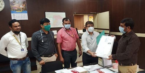 पाथ टोल प्लाजा ने कलेक्टर को सौंपी 250 पीपीई किट