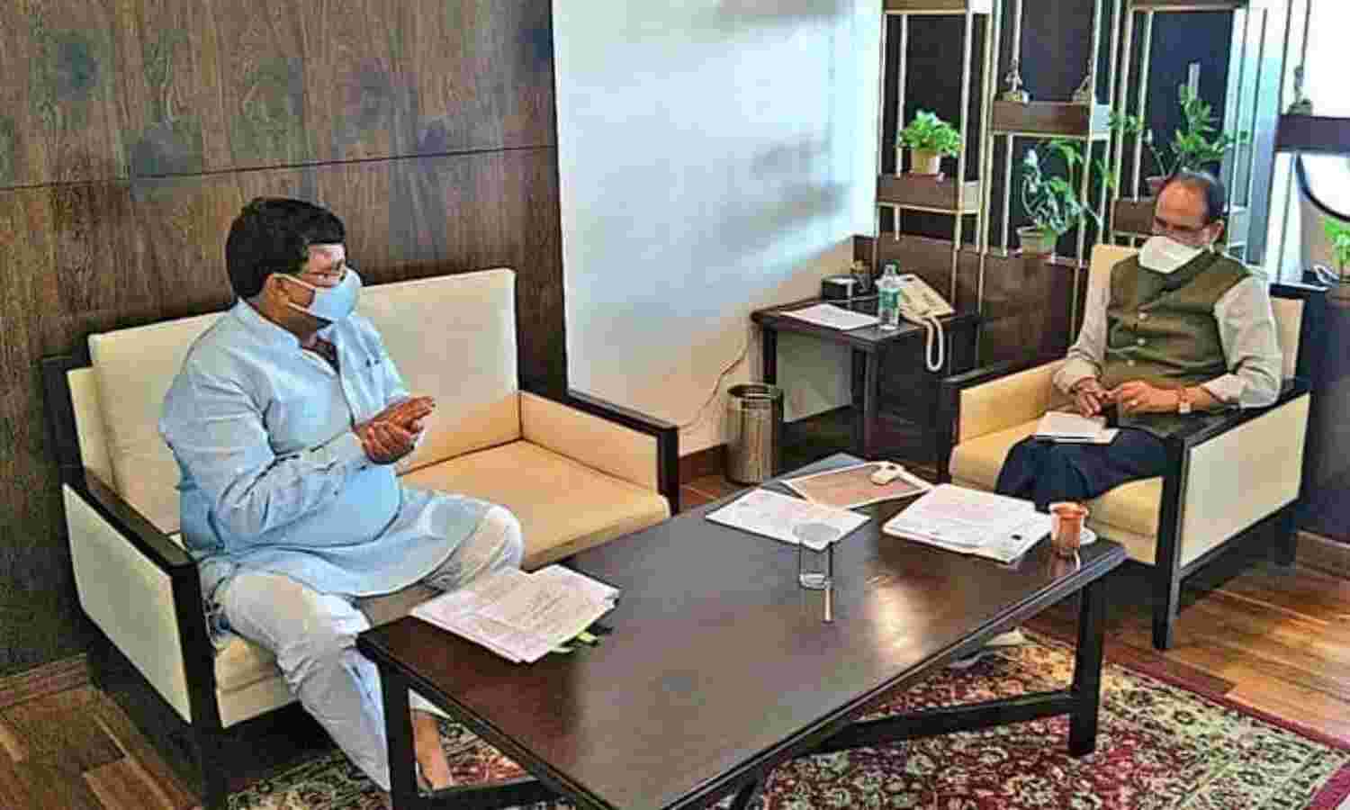 मुख्यमंत्री के संपर्क में आये ऊर्जा मंत्री प्रद्युमन सिंह हुए क्वारंटाइन