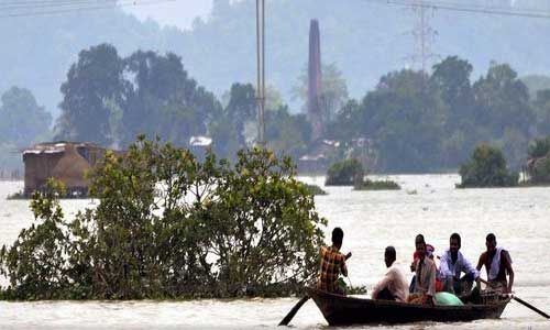 असम में बाढ़ से मरने वालों की संख्या 100 के पार, 23 जिलों में 25 लाख लोग प्रभावित