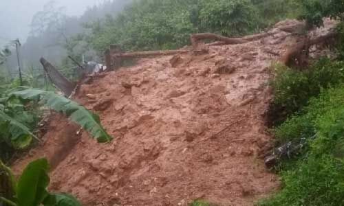 उत्तराखंड : पिथौरागढ़ के बंगापानी में बादल फटने से मलबे में दो लोग दबे