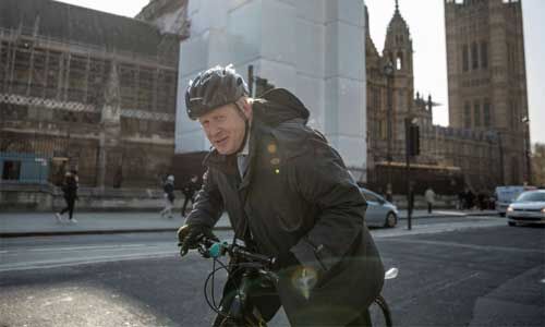 ब्रिटेन के प्रधानमंत्री ने मोटापा और कोरोना से लड़ाई के लिए चलाई मेड-इन-इंडिया की हीरो साइकिल