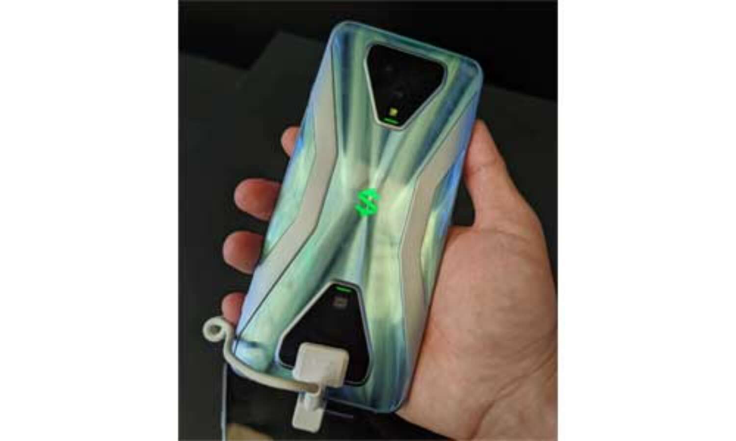 256GB स्टोरेज, धाकड़ स्मार्टफोन, जानें दाम