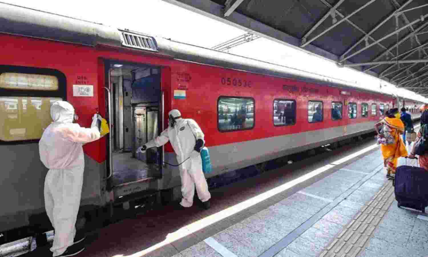 ट्रेनों से आने-जाने वाले यात्रियों की संख्या बढ़ी, आरपीएफ ने संभाला मोर्चा