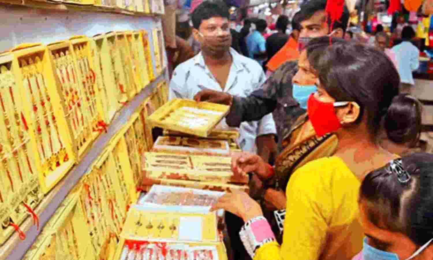 चार चिकित्सकों, बैंक अधिकारियों, कार्यपालन यंत्री सहित 101 संक्रमित