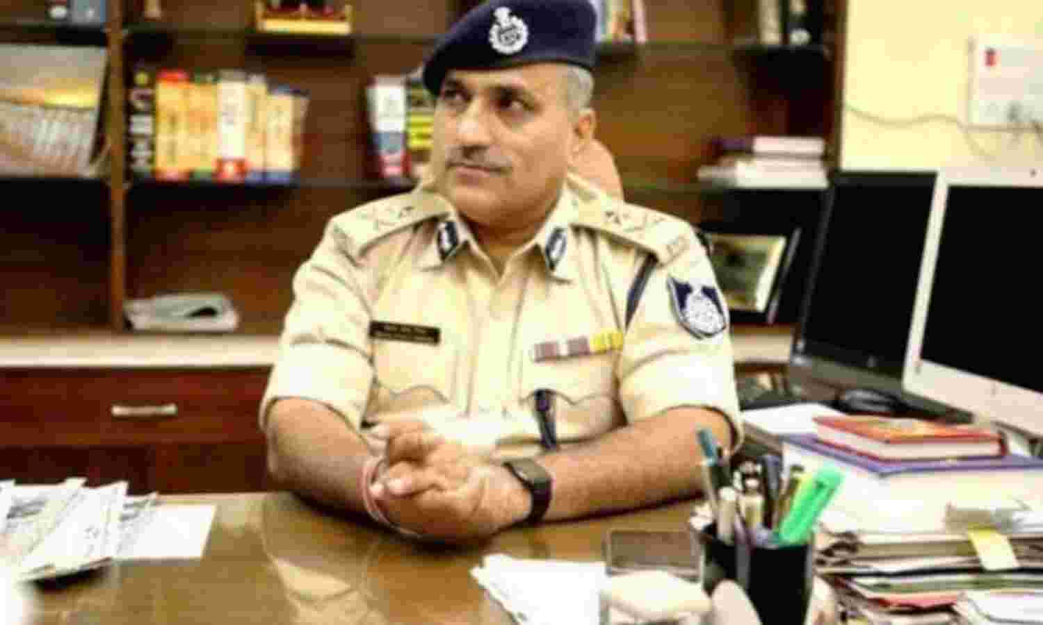 एडीजी राजा बाबूसिंह ने छात्र जीवन में की थी कारसेवा, अब आईपीएस बन निभा रहे फर्ज