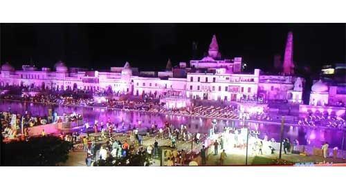 अयोध्या : राम की पैड़ी पर आज मना दीपोत्सव, स्वर्ग सा सजा सरयू तट अयोध्या : राम की पैड़ी पर आज मना दीपोत्सव, स्वर्ग सा सजा सरयू तट