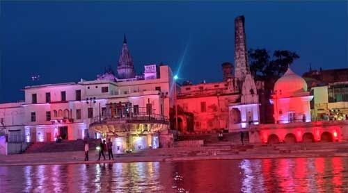 अयोध्या : राम की पैड़ी पर आज मना दीपोत्सव, स्वर्ग सा सजा सरयू तट अयोध्या : राम की पैड़ी पर आज मना दीपोत्सव, स्वर्ग सा सजा सरयू तट