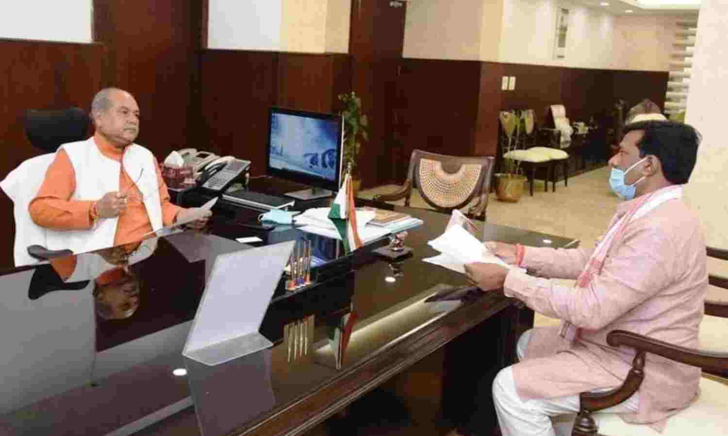 केंद्रीय मंत्री तोमर से राज्य मंत्री कुशवाह ने दिल्ली में की मुलाकात