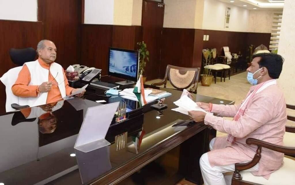 केंद्रीय मंत्री तोमर से राज्य मंत्री कुशवाह ने दिल्ली में की मुलाकात