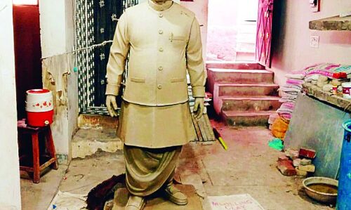 पत्थरों में बोलते अटल जी व स्वामी विवेकानंद