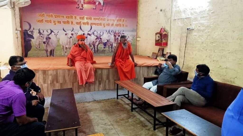 सड़क पर उतरे गौसेवक तो जनप्रतिनिधि व अधिकारियों की जागी नींद