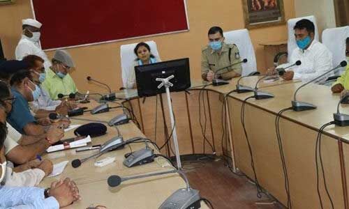 कोविड का बेस्ट मेटेरियल अलग से करायें एकत्रित : कलेक्टर